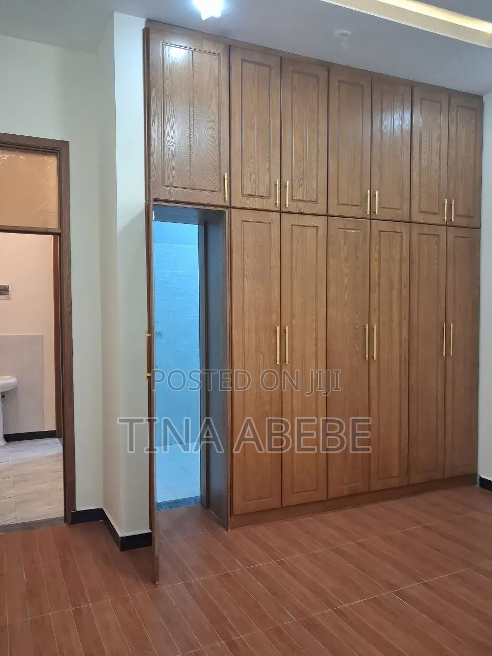 5bdrm House in Akaky Kaliti for sale