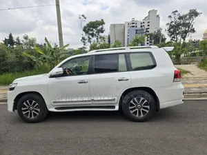 Toyota Land Cruiser 4.5 V8 GX-R 2015