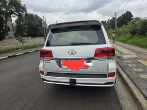 Toyota Land Cruiser 4.5 V8 GX-R 2015