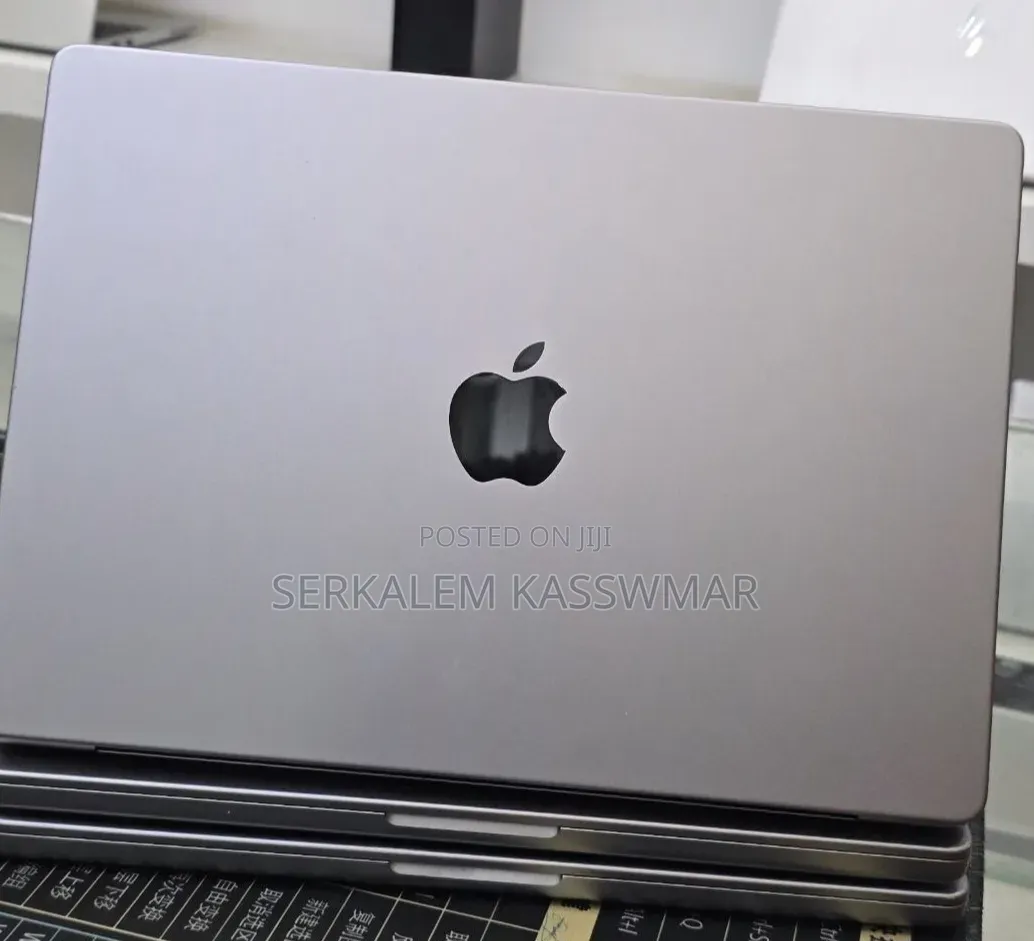 New Laptop Apple MacBook Pro 2021 M1 32GB Apple M1 SSD 512GB