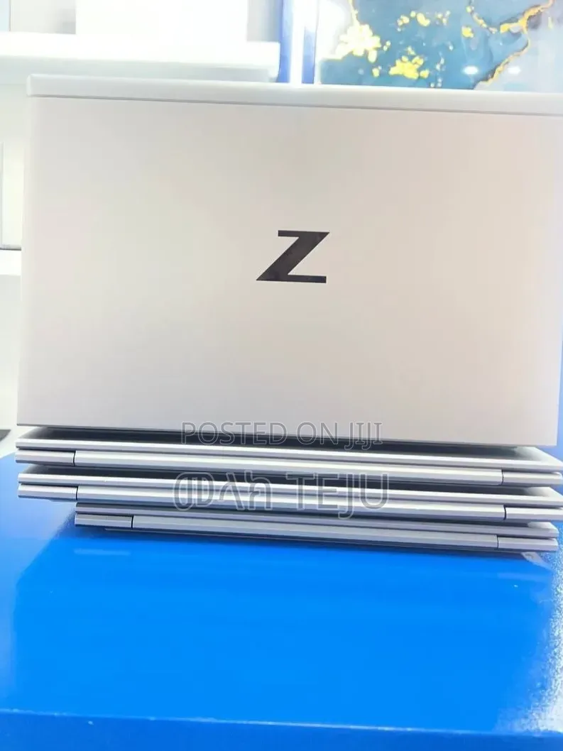 New Laptop HP ZBook Firefly 15 G7 16GB Intel Core i7 SSD 512GB