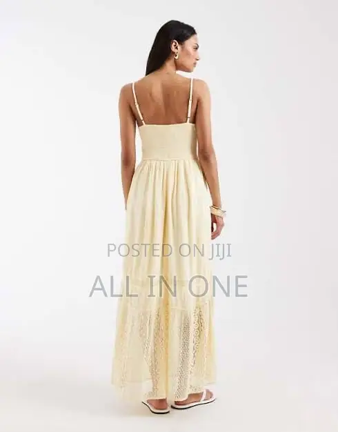 Long Sleeveless Dress With Different Colors