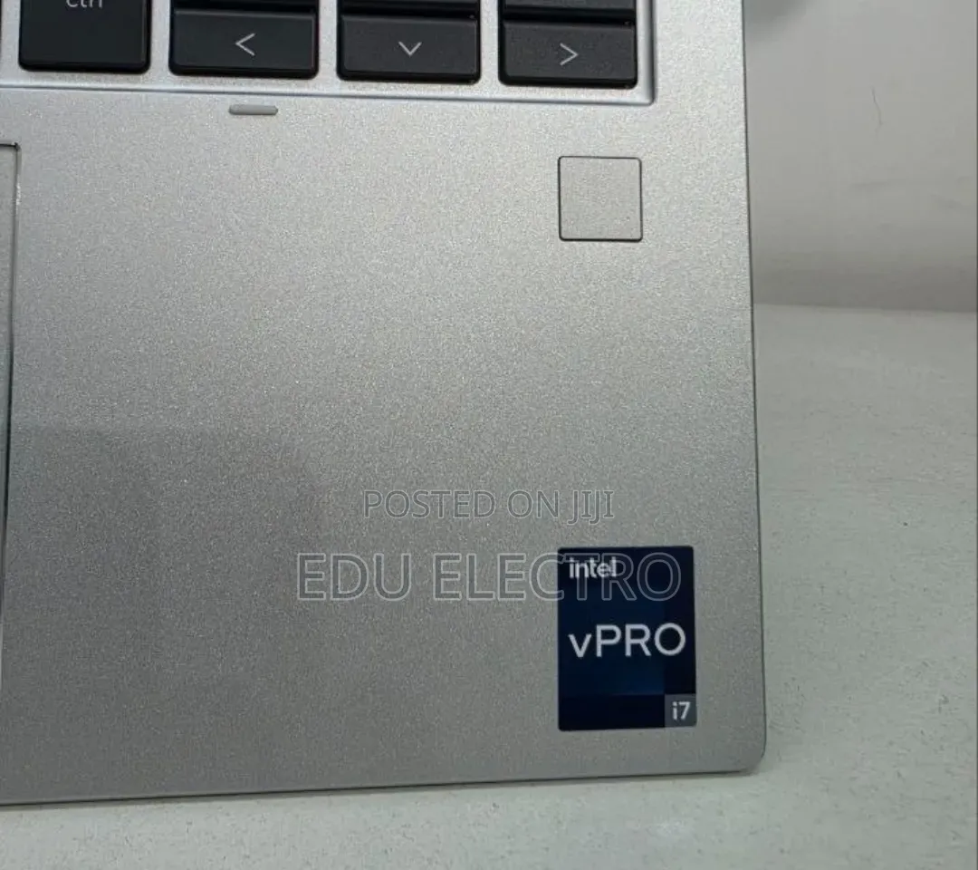 New Laptop HP Elitebook 830 G11 16GB Intel Core i7 SSD 512GB