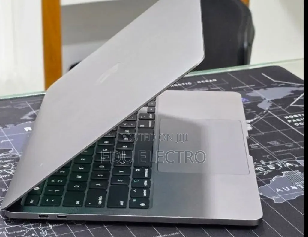 New Laptop Apple MacBook Pro 2022 M2 16GB Apple M2 SSD 512GB