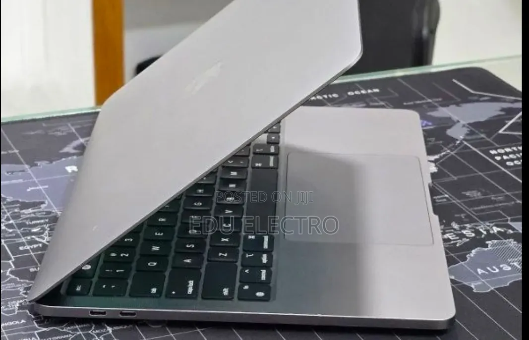 New Laptop Apple MacBook Pro 2022 M2 16GB Apple M2 SSD 512GB