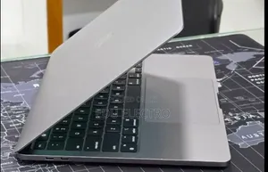 New Laptop Apple MacBook Pro 2022 M2 16GB Apple M2 SSD 512GB