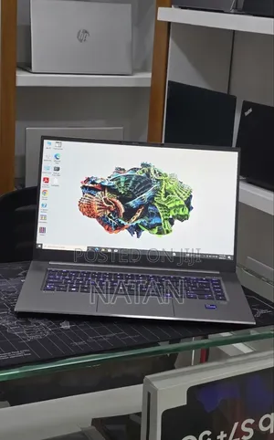 New Laptop HP ZBook Firefly G8 32GB Intel Core i9 SSD 512GB