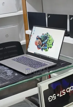 New Laptop HP ZBook Firefly G8 32GB Intel Core i9 SSD 512GB