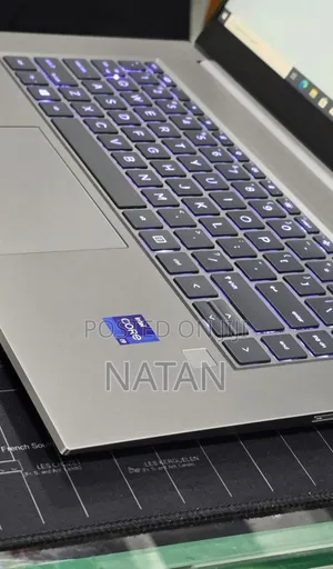 New Laptop HP ZBook Firefly G8 32GB Intel Core i9 SSD 512GB