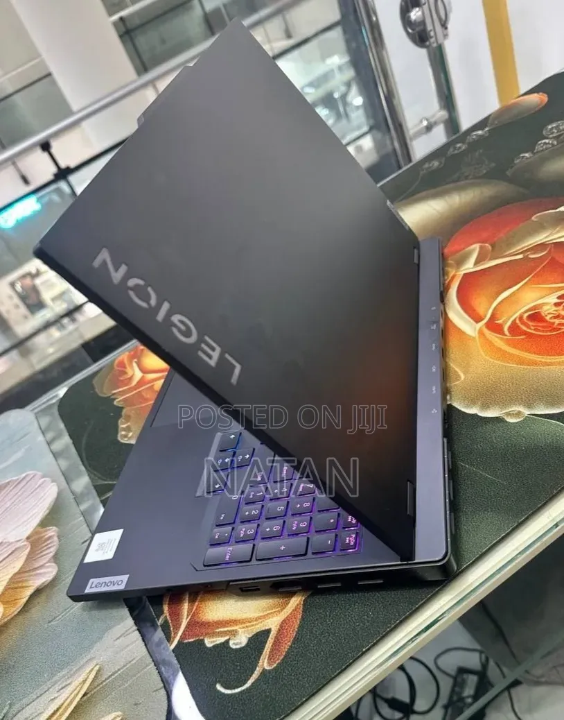 New Laptop Lenovo Legion Pro 7 32GB Intel Core i9 SSD 1T