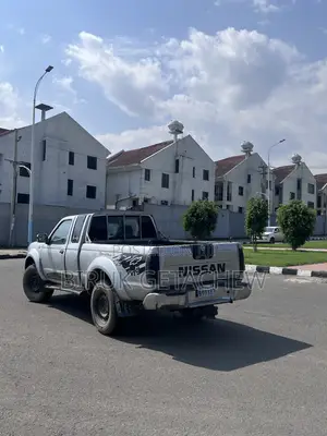 Nissan Navara 2004 Silver