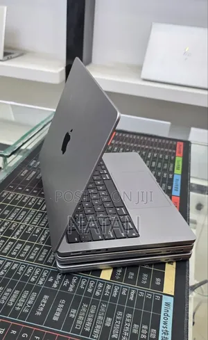 New Laptop Apple MacBook Pro 2021 M1 16GB Apple M1 Pro SSD 512GB