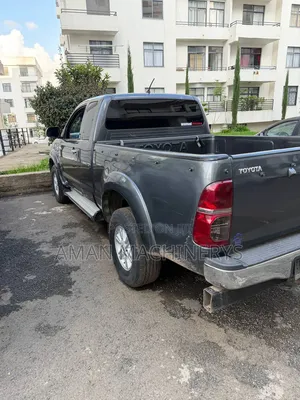 Toyota Hilux 2012 Gray