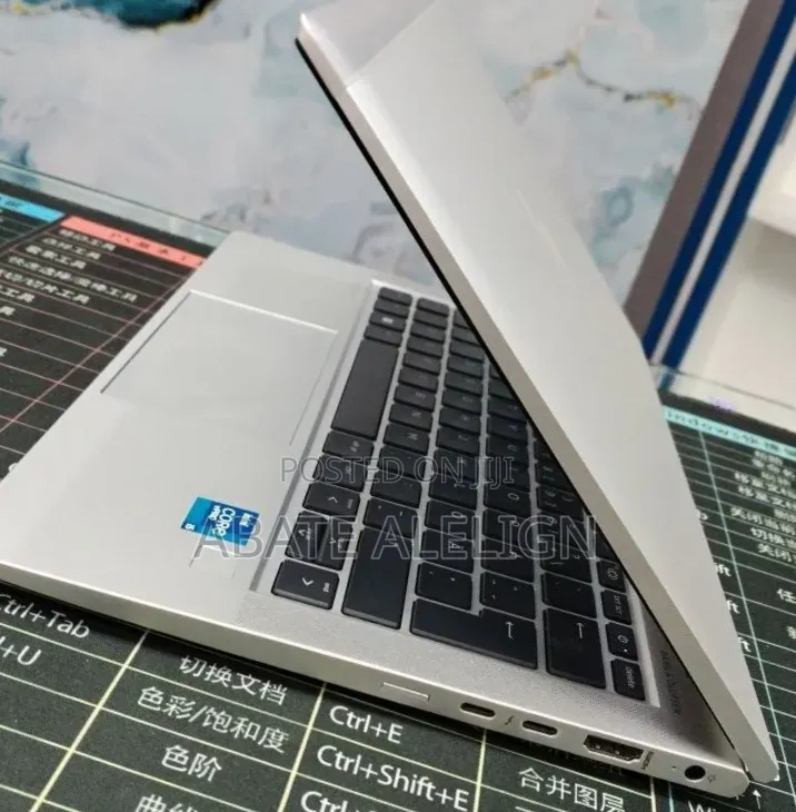 New Laptop HP EliteBook 830 G8 16GB Intel Core i5 SSD 512GB
