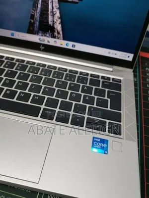 New Laptop HP EliteBook 830 G8 16GB Intel Core i5 SSD 512GB
