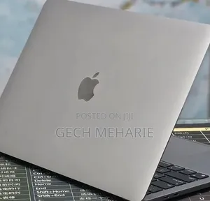 New Laptop Apple MacBook Pro 2022 M2 8GB Apple M2 SSD 512GB