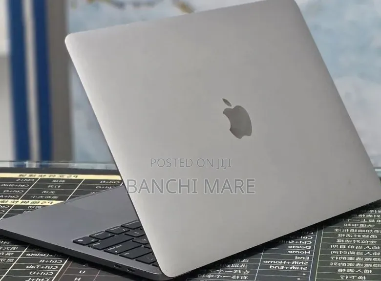 New Laptop Apple MacBook Pro 2022 M2 8GB Apple M2 SSD 512GB