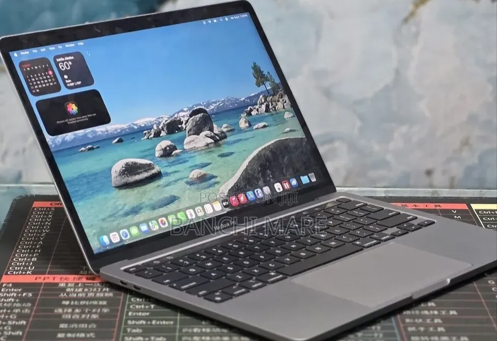 New Laptop Apple MacBook Pro 2022 M2 8GB Apple M2 SSD 512GB