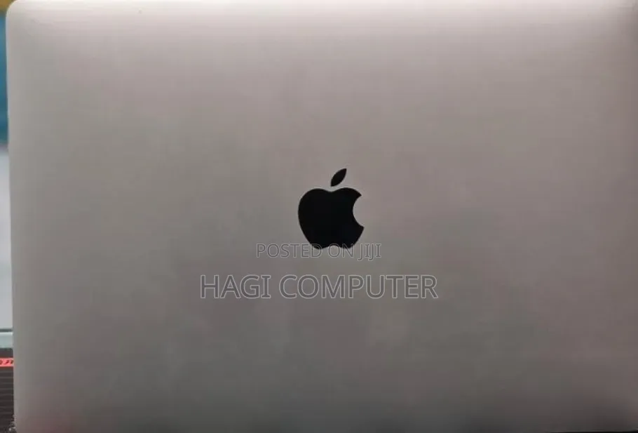 New Laptop Apple MacBook Pro 2022 M2 8GB Apple M2 SSD 512GB