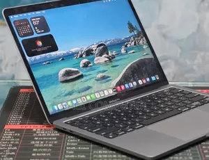 New Laptop Apple MacBook Pro 2022 M2 8GB Apple M2 SSD 512GB