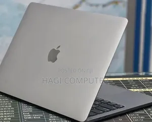 New Laptop Apple MacBook Pro 2022 M2 8GB Apple M2 SSD 512GB