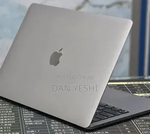 New Laptop Apple MacBook Pro 2022 M2 8GB Apple M2 SSD 512GB
