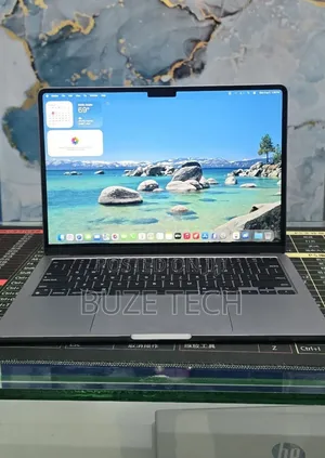 New Laptop Apple MacBook Air 2022 M2 16GB Apple M2 SSD 512GB
