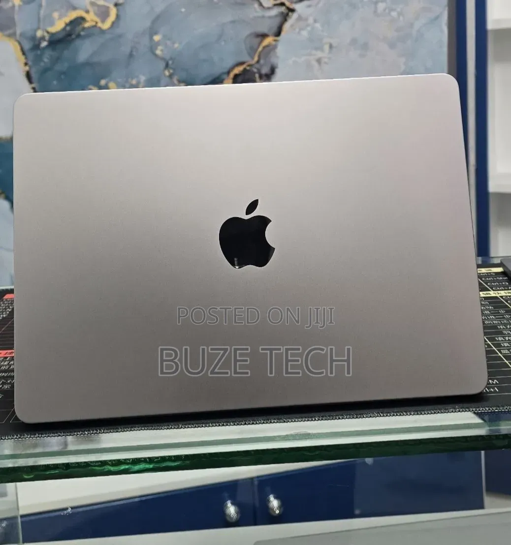 New Laptop Apple MacBook Air 2022 M2 16GB Apple M2 SSD 512GB
