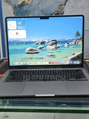 New Laptop Apple MacBook Air 2022 M2 16GB Apple M2 SSD 512GB