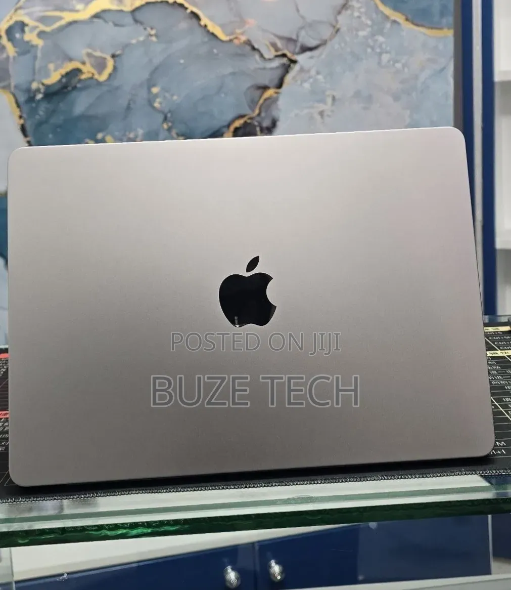 New Laptop Apple MacBook Air 2022 M2 16GB Apple M2 SSD 512GB