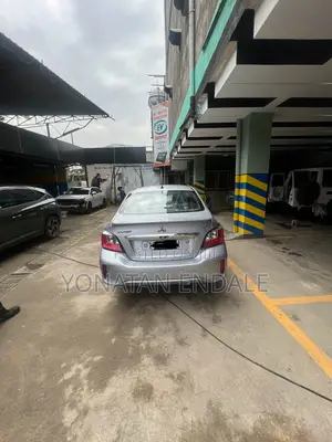 Mitsubishi Attrage 2021 Silver
