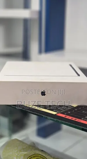 New Laptop Apple MacBook Air 2025 M4 16GB Apple M4 SSD 256GB