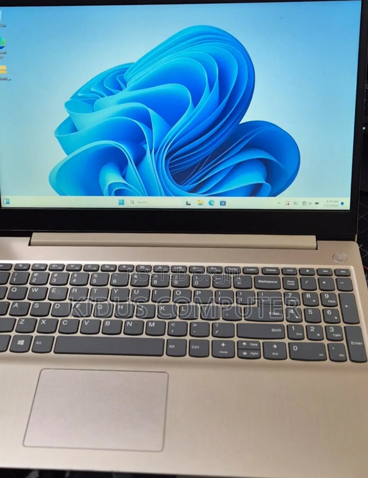 New Laptop Lenovo Legion 5 8GB Intel Core i3 SSD 256GB