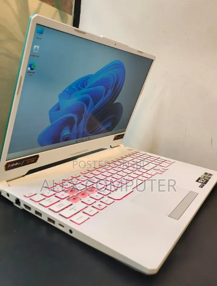 New Laptop Asus 16GB AMD Ryzen 7 SSD 512GB