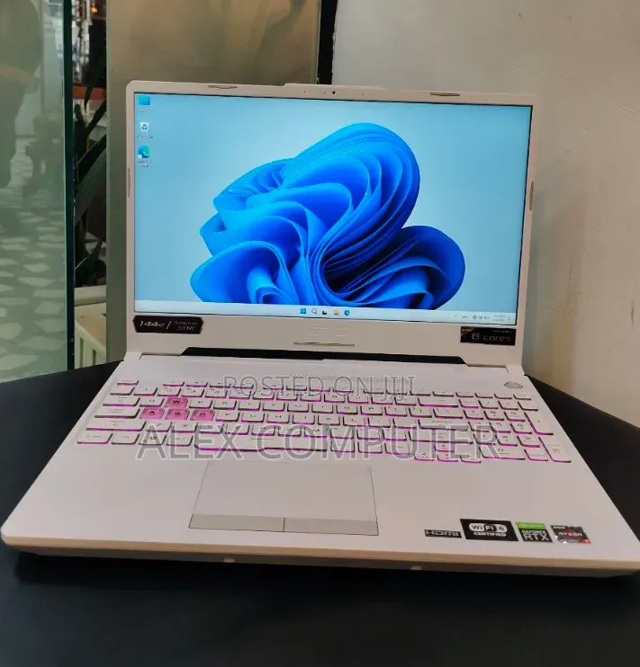 New Laptop Asus 16GB AMD Ryzen 7 SSD 512GB