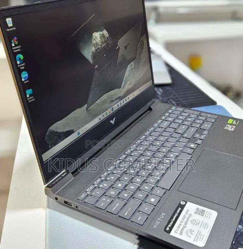 New Laptop HP Victus 15 16GB Intel Core i7 SSD 512GB
