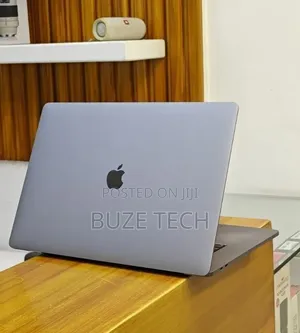 New Laptop Apple MacBook Pro 2018 32GB Intel Core i9 SSD 2T