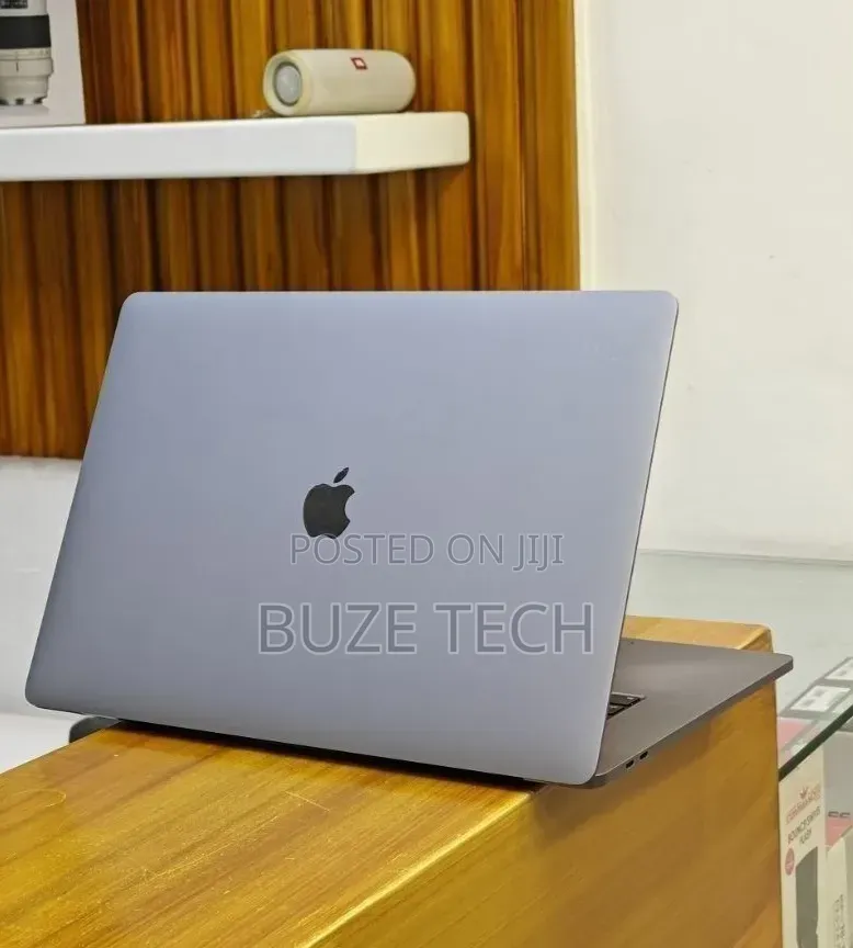 New Laptop Apple MacBook Pro 2018 32GB Intel Core i9 SSD 2T