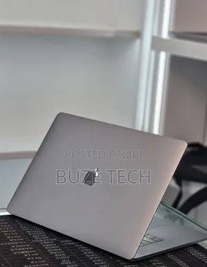 New Laptop Apple MacBook Pro 2018 32GB Intel Core i7 SSD 1T