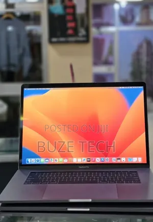 New Laptop Apple MacBook Pro 2017 16GB Intel Core i7 SSD 512GB