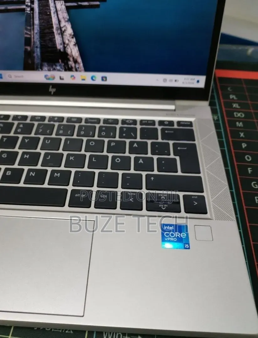 New Laptop HP EliteBook 830 G8 16GB Intel Core i5 SSD 512GB