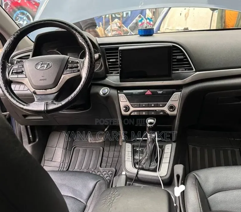 Hyundai Avante 2016 Blue