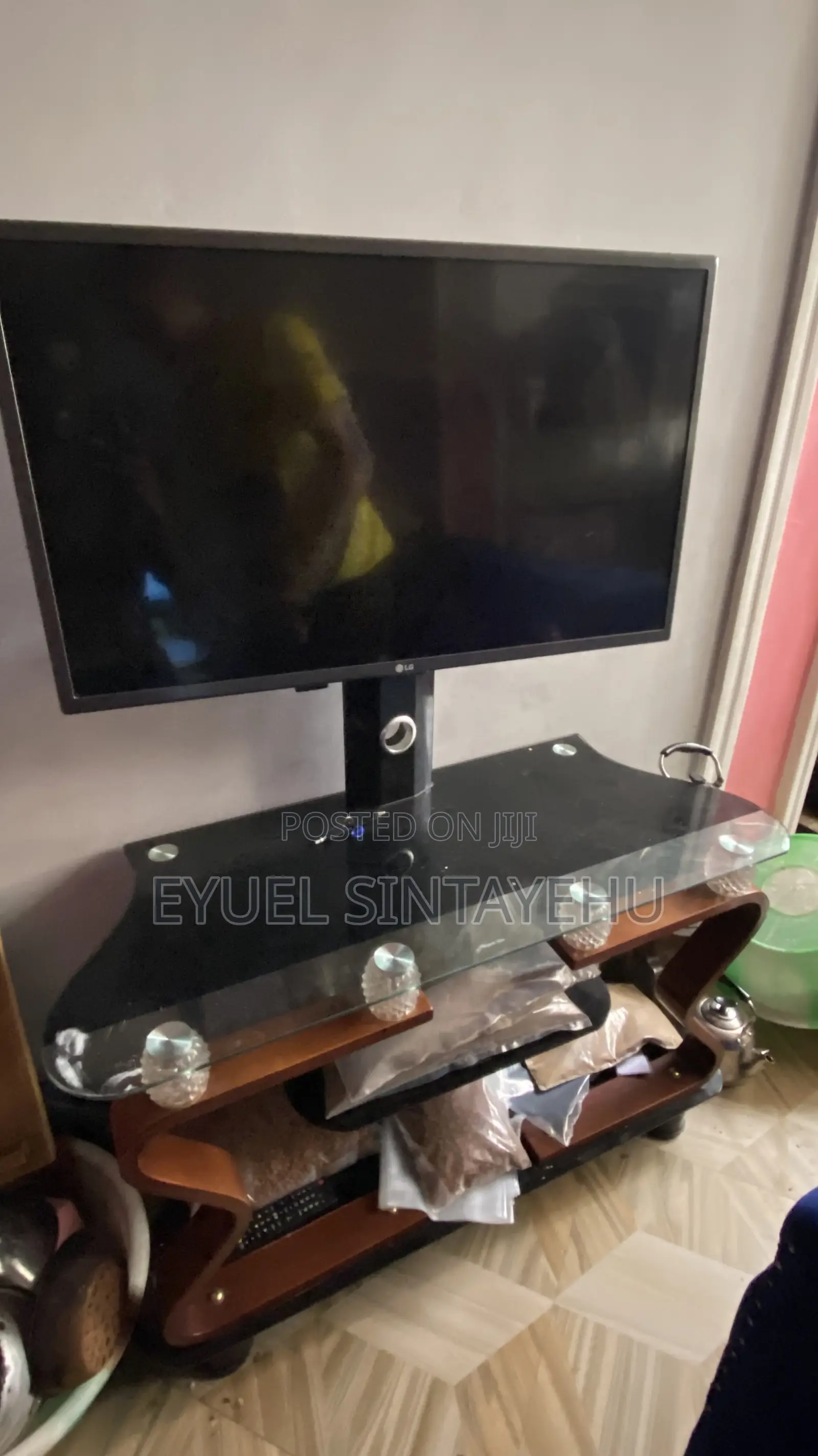 LG TV 32 Inch