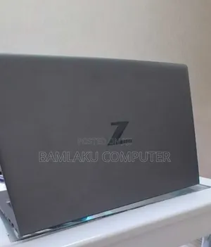 New Laptop HP ZBook Firefly G8 16GB Intel Core i7 SSD 512GB