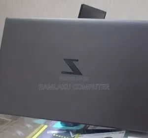 New Laptop HP ZBook Firefly G8 16GB Intel Core i7 SSD 512GB
