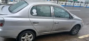Toyota Platz 2001 Silver