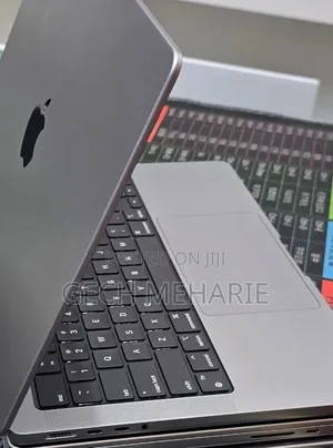 New Laptop Apple MacBook Pro 2021 M1 16GB Apple M1 Pro SSD 512GB