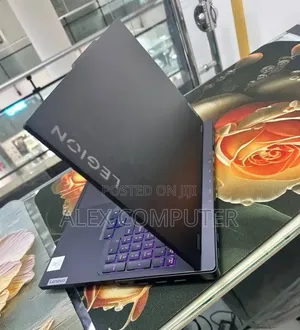 New Laptop Lenovo Legion Pro 7 32GB Intel Core i9 SSD 1T