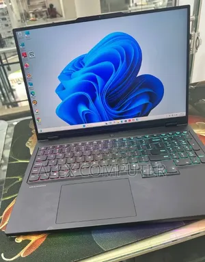 New Laptop Lenovo Legion Pro 7 32GB Intel Core i9 SSD 1T