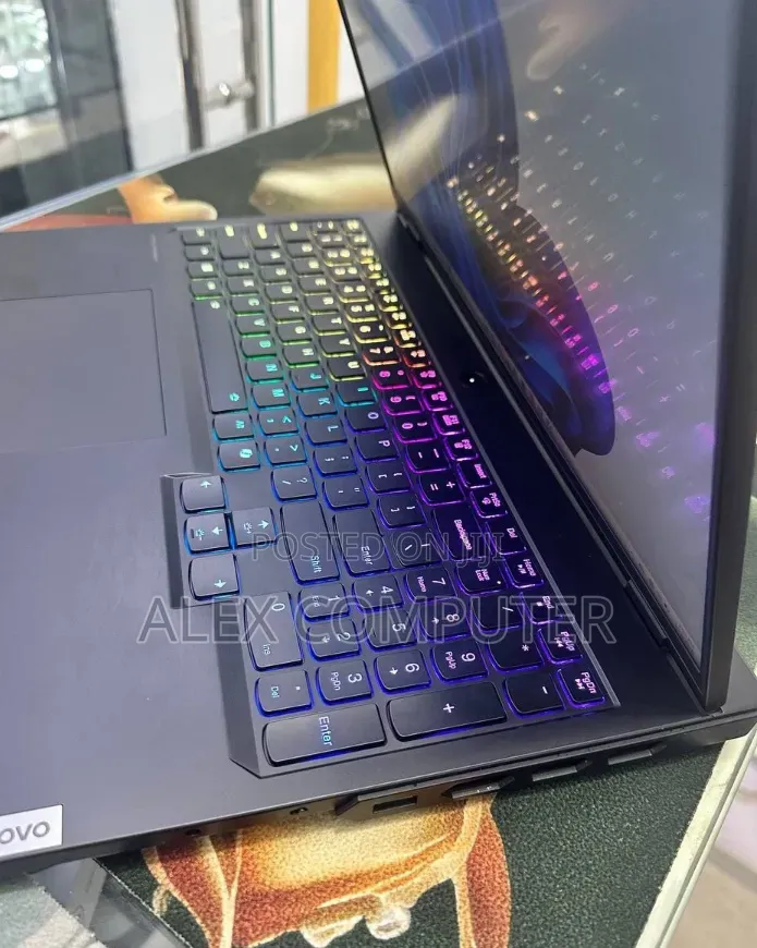 New Laptop Lenovo Legion Pro 7 32GB Intel Core i9 SSD 1T